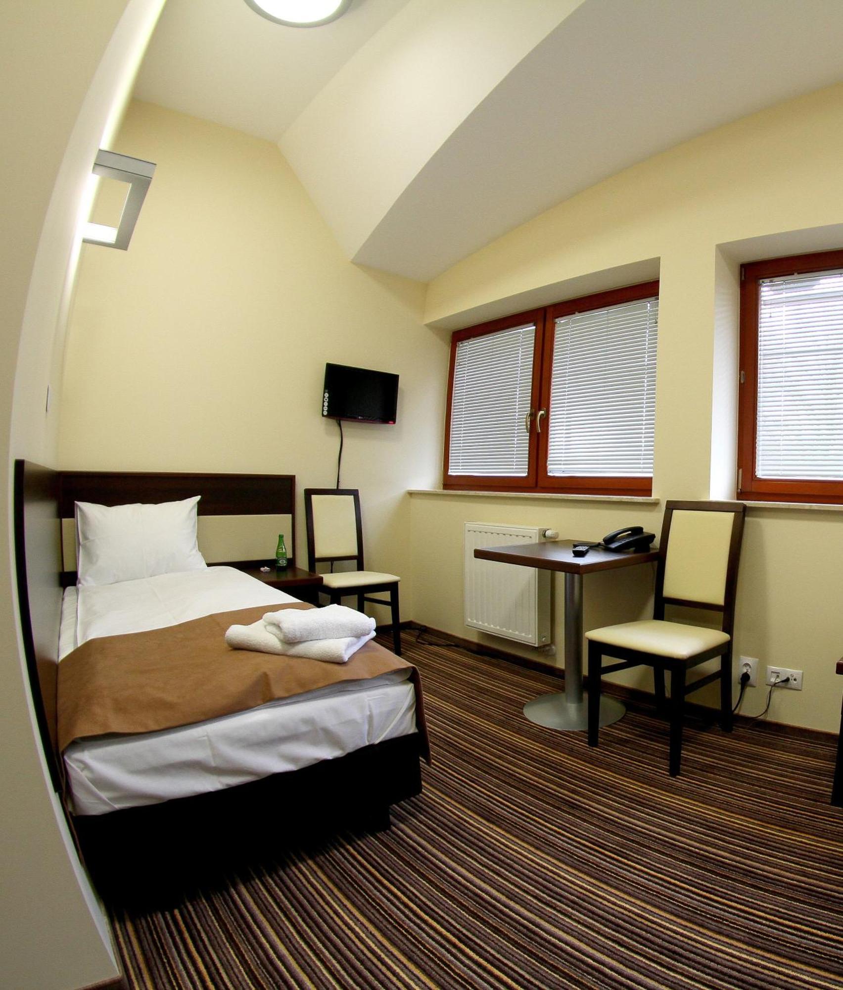 Hotel Aviator Kielce "Business Hotel Medical & Spa" الغرفة الصورة
